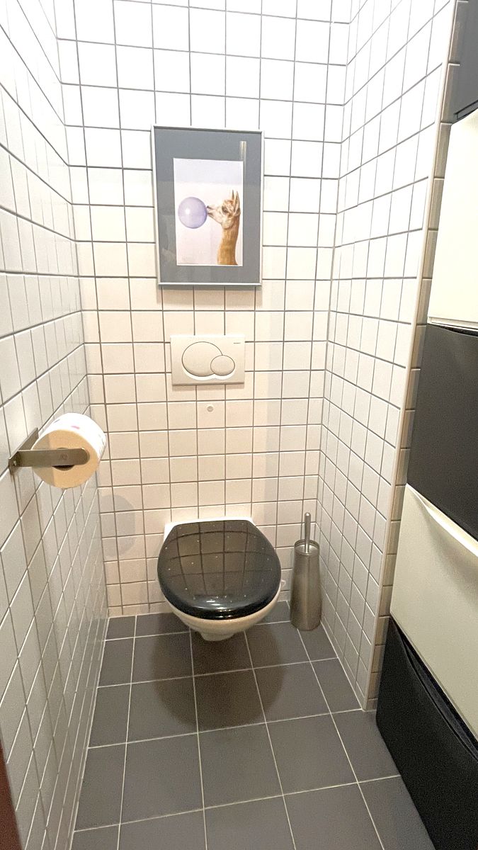 Samostatné WC s malým oknem