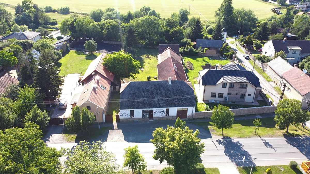 Letecký pohled na objekt a uzavřenou zahradu