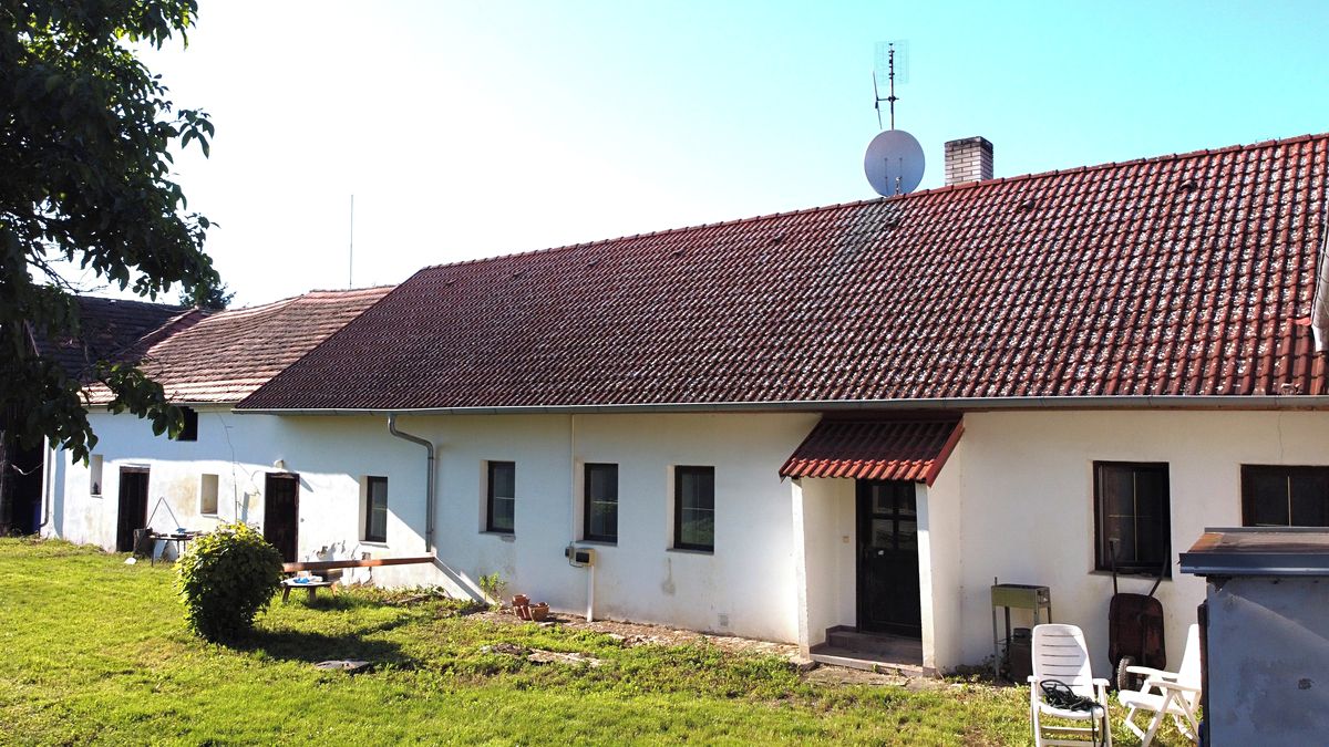 Dvorní fasáda obytné části